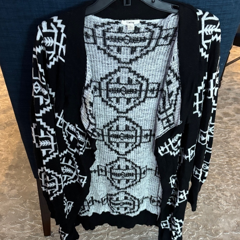 Timing Monochrome Geometric Cardigan View 4